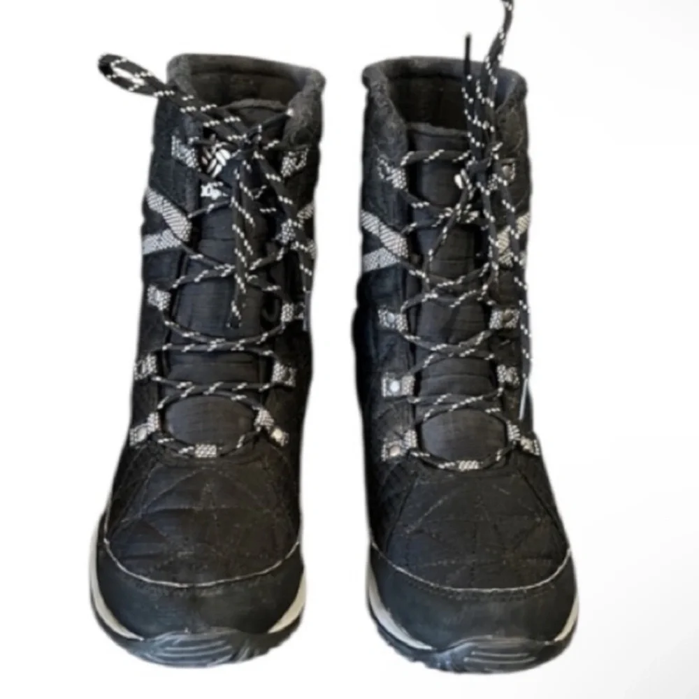 Authentic Columbia designer waterproof woman's boots Sz 8 Euro 39